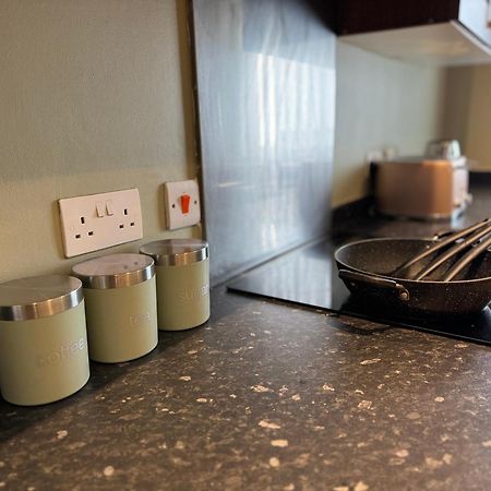 Group Bookings: Up To 30 Guests Across 5 Spacious Flats! Keyless Access Free Wifi & Parking Birmingham Buitenkant foto