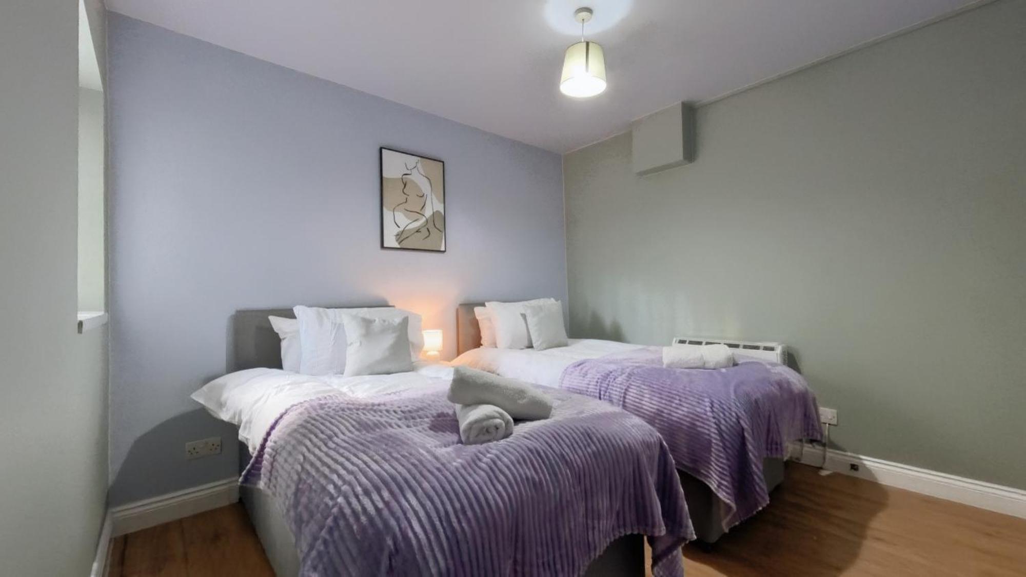 Group Bookings: Up To 30 Guests Across 5 Spacious Flats! Keyless Access Free Wifi & Parking Birmingham Buitenkant foto