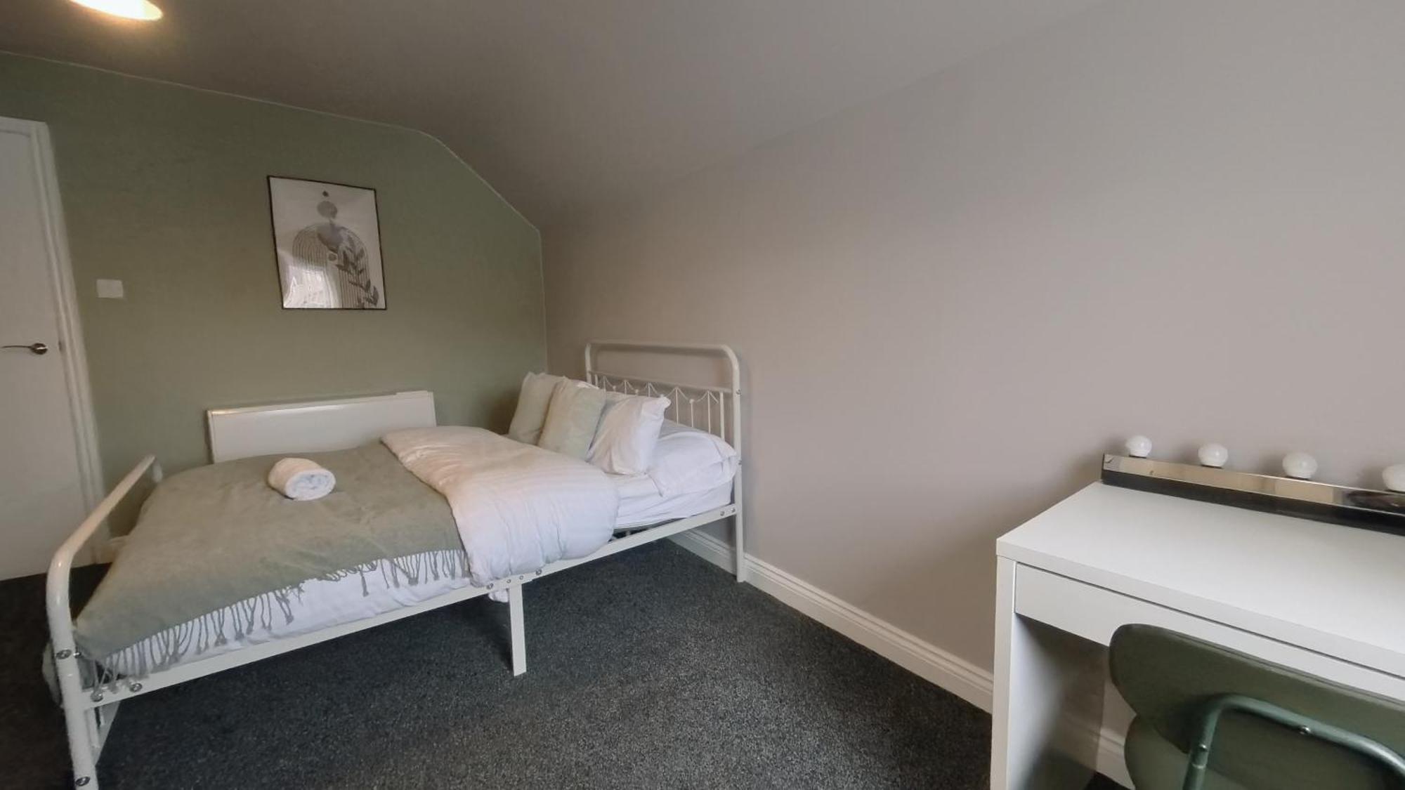 Group Bookings: Up To 30 Guests Across 5 Spacious Flats! Keyless Access Free Wifi & Parking Birmingham Buitenkant foto