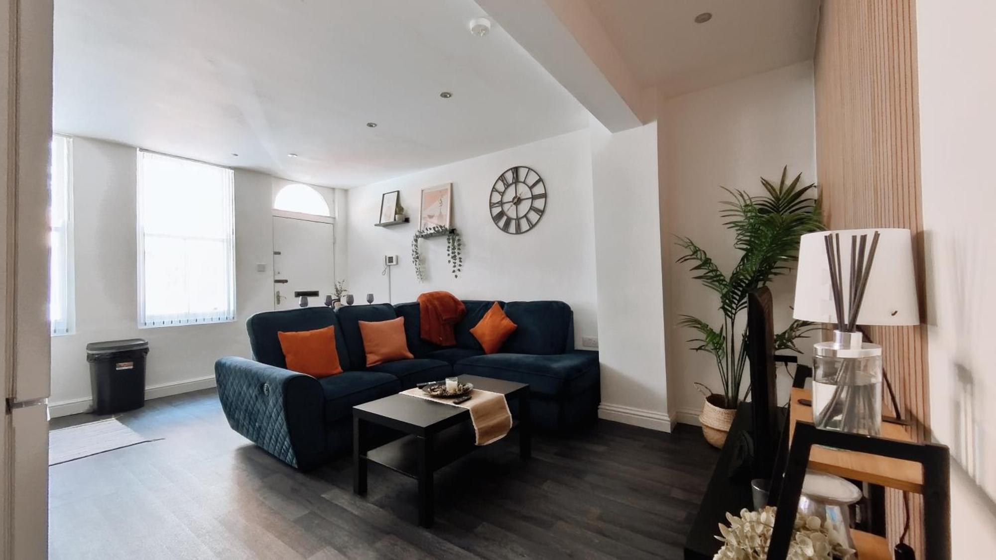 Group Bookings: Up To 30 Guests Across 5 Spacious Flats! Keyless Access Free Wifi & Parking Birmingham Buitenkant foto