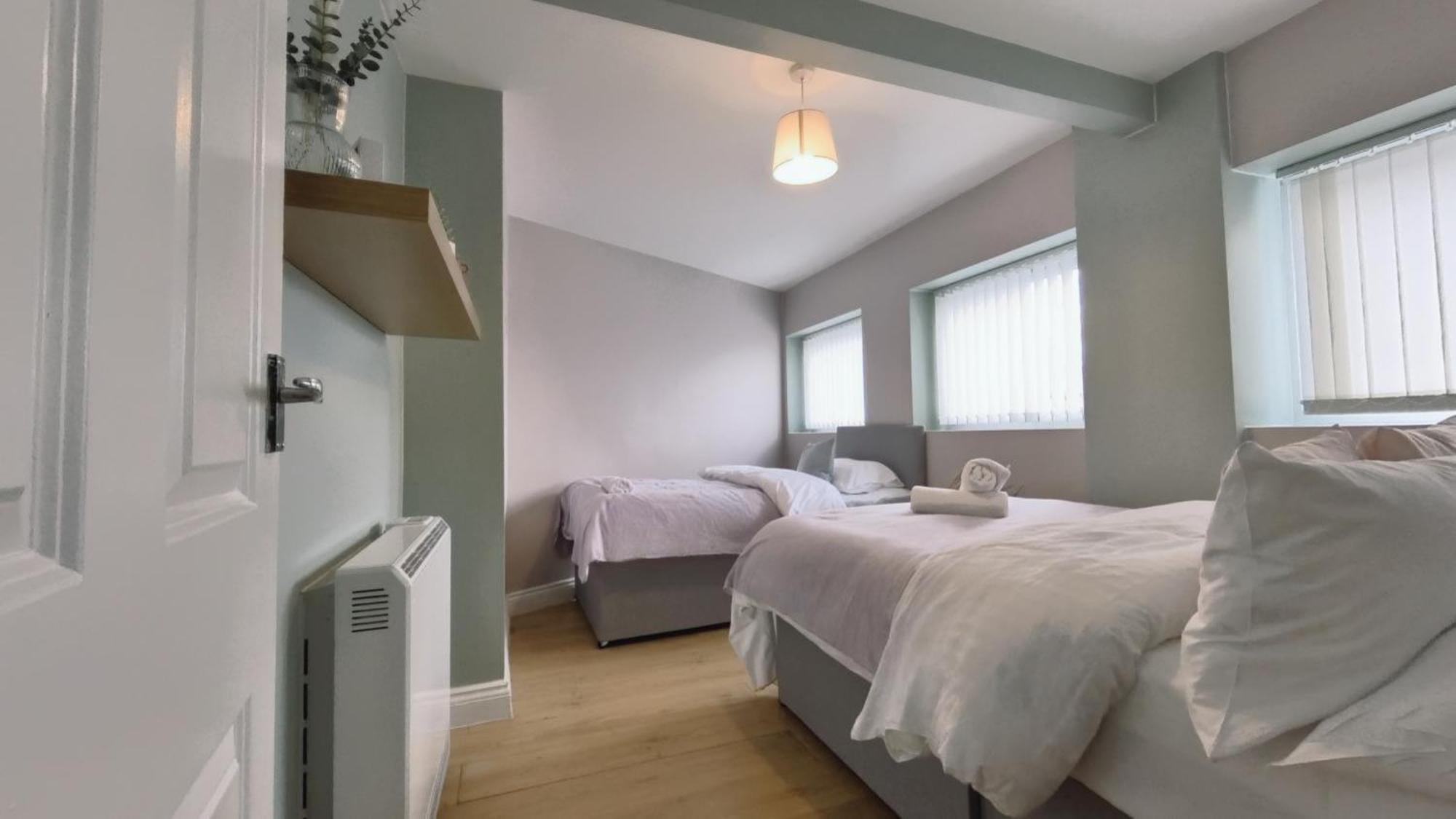 Group Bookings: Up To 30 Guests Across 5 Spacious Flats! Keyless Access Free Wifi & Parking Birmingham Buitenkant foto