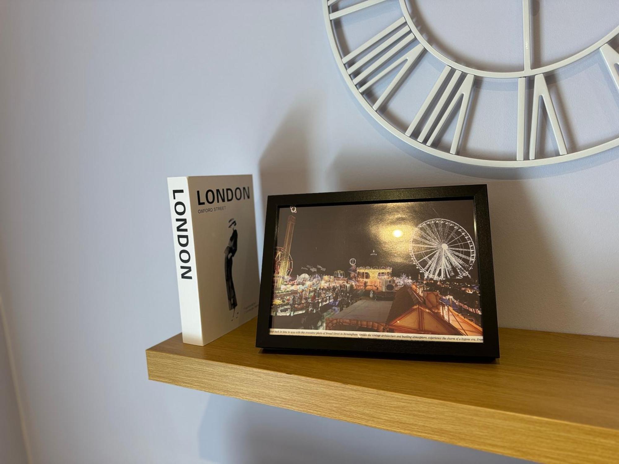 Group Bookings: Up To 30 Guests Across 5 Spacious Flats! Keyless Access Free Wifi & Parking Birmingham Buitenkant foto