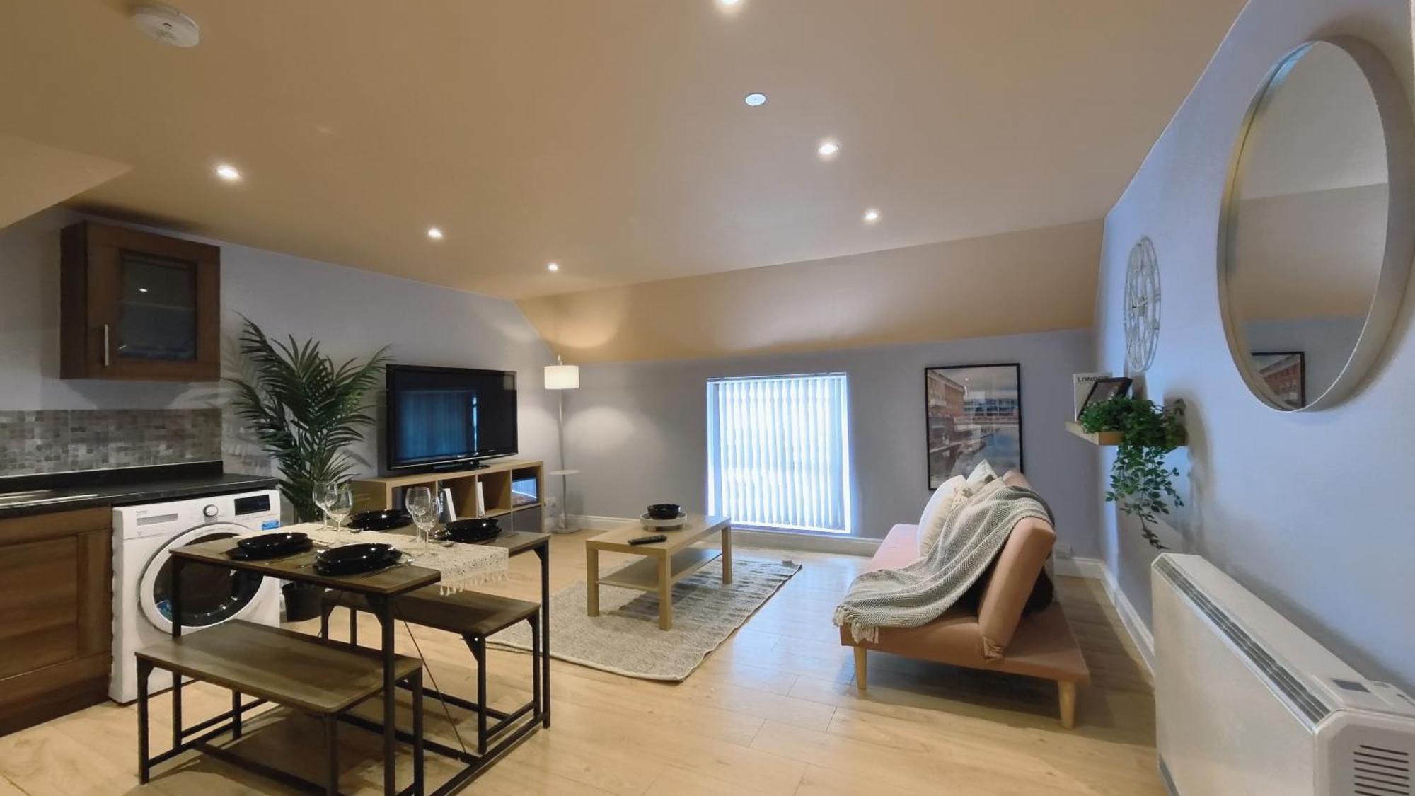Group Bookings: Up To 30 Guests Across 5 Spacious Flats! Keyless Access Free Wifi & Parking Birmingham Buitenkant foto