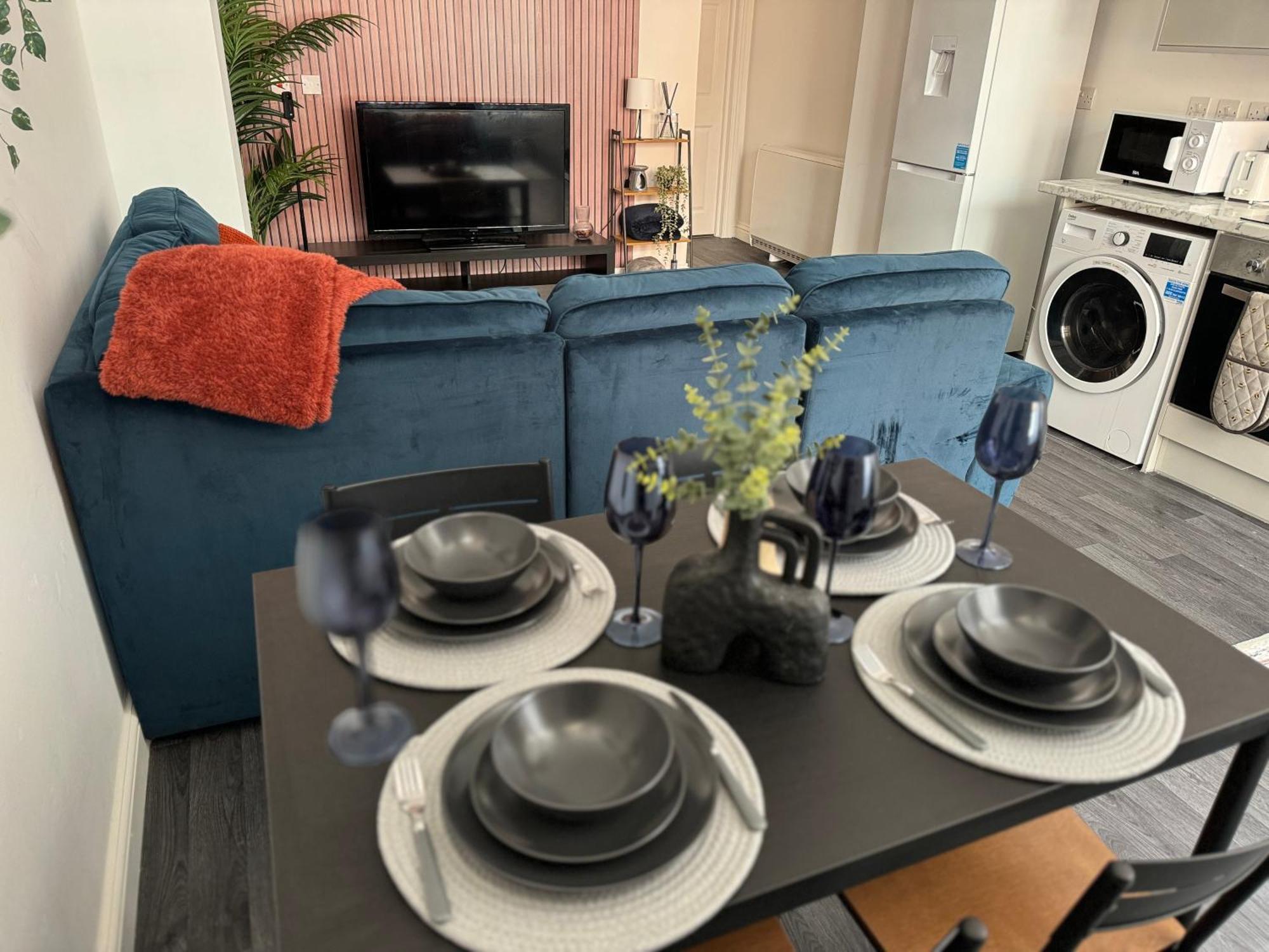 Group Bookings: Up To 30 Guests Across 5 Spacious Flats! Keyless Access Free Wifi & Parking Birmingham Buitenkant foto