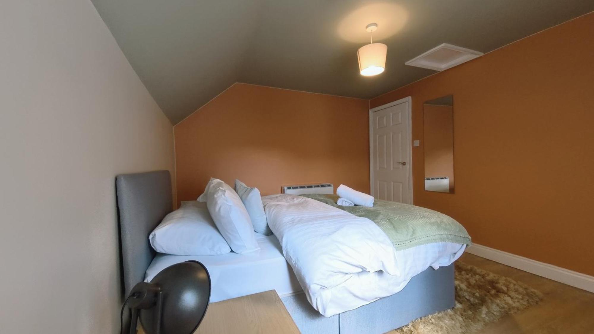 Group Bookings: Up To 30 Guests Across 5 Spacious Flats! Keyless Access Free Wifi & Parking Birmingham Buitenkant foto