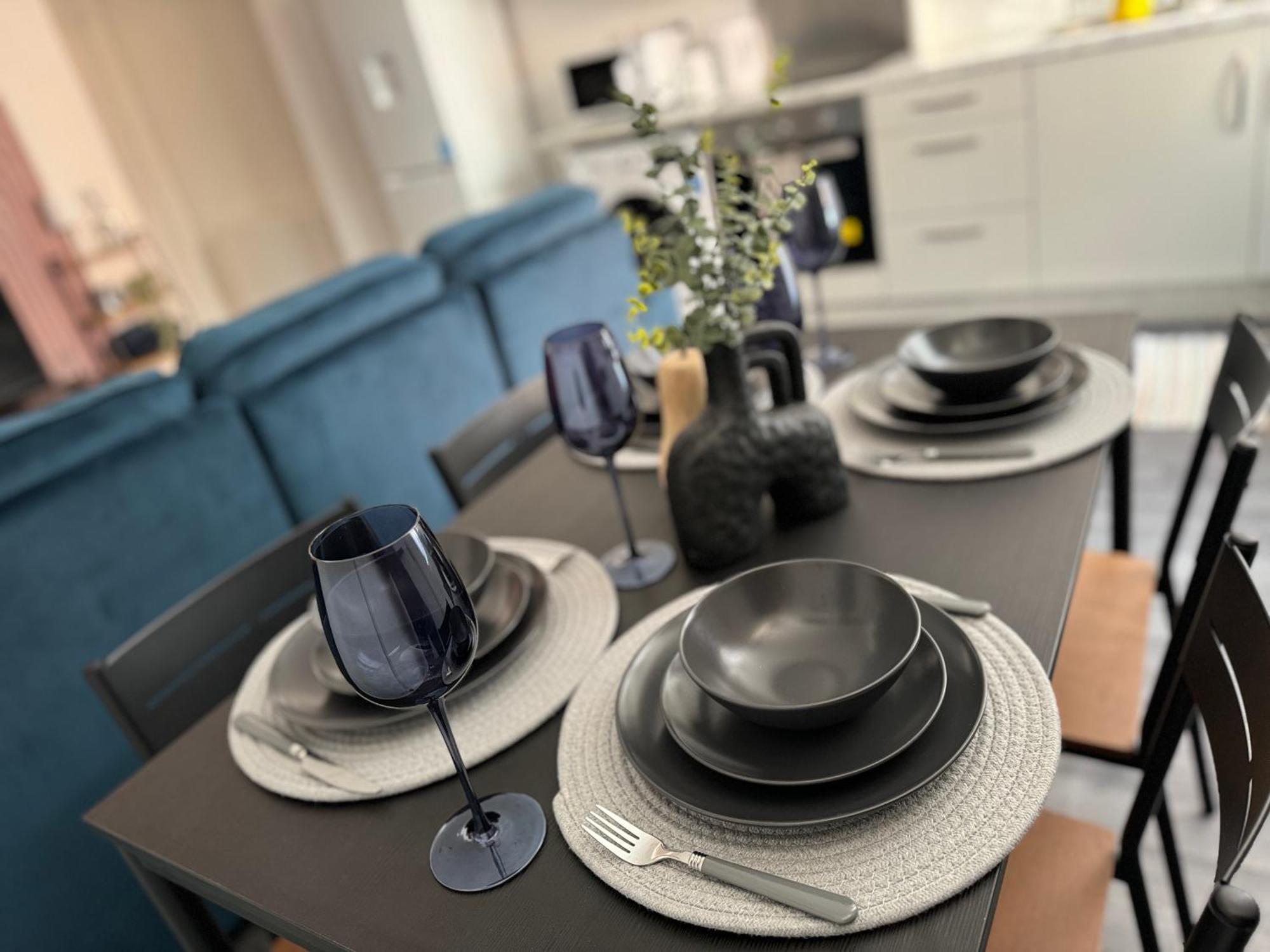 Group Bookings: Up To 30 Guests Across 5 Spacious Flats! Keyless Access Free Wifi & Parking Birmingham Buitenkant foto